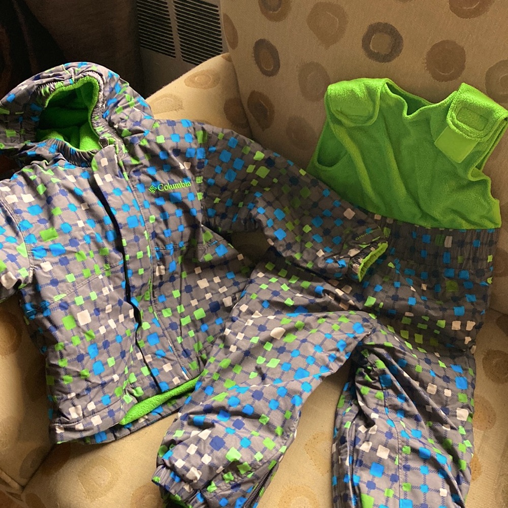 Columbia 18m -24m green checkered boys snowsuit